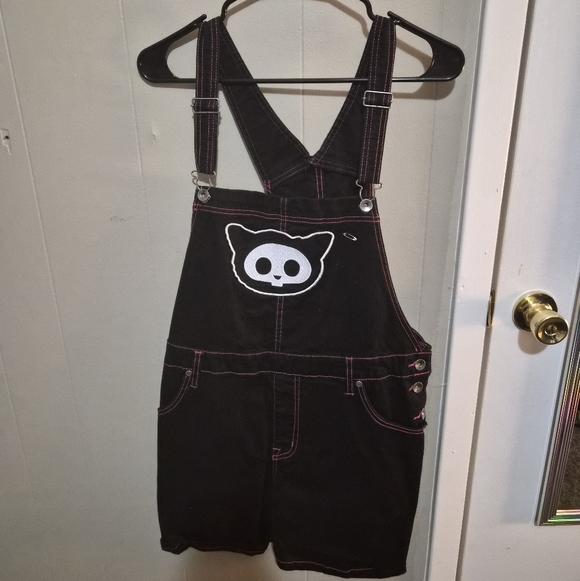 Hot Topic Denim - Skelanimals XL Shortalls